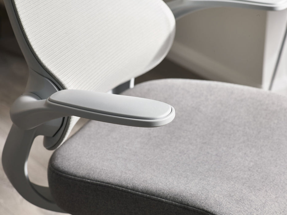 Arnold Grey Mesh Office Chair – Ergonomic & Adjustable - Luminex FurnitureOffice ChairARC001
