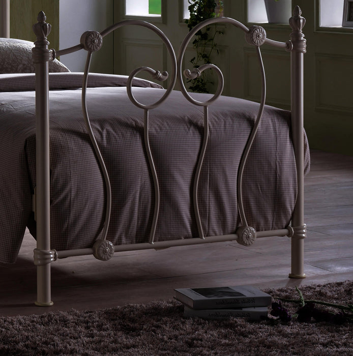 Inova Bed – Ivory Metal Victorian Style Frame | 4 Sizes - Luminex FurnitureBedINO3