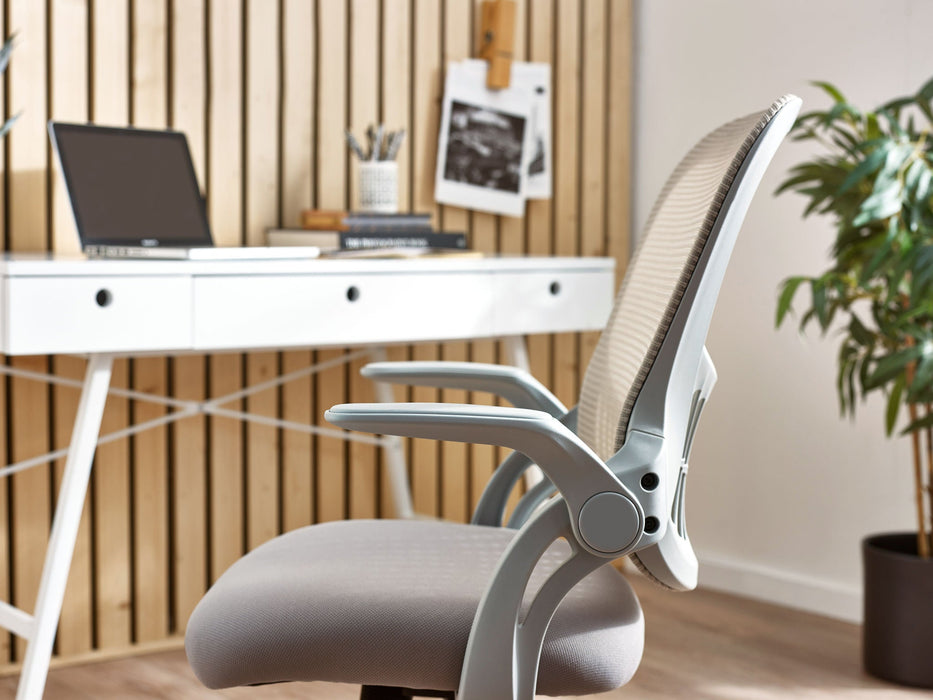 Verilo Grey Mesh Office Chair – Adjustable & Ergonomic - Luminex FurnitureOffice ChairJUN001